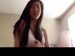 lungkondoi cute asian girl blowjob her boyfriend